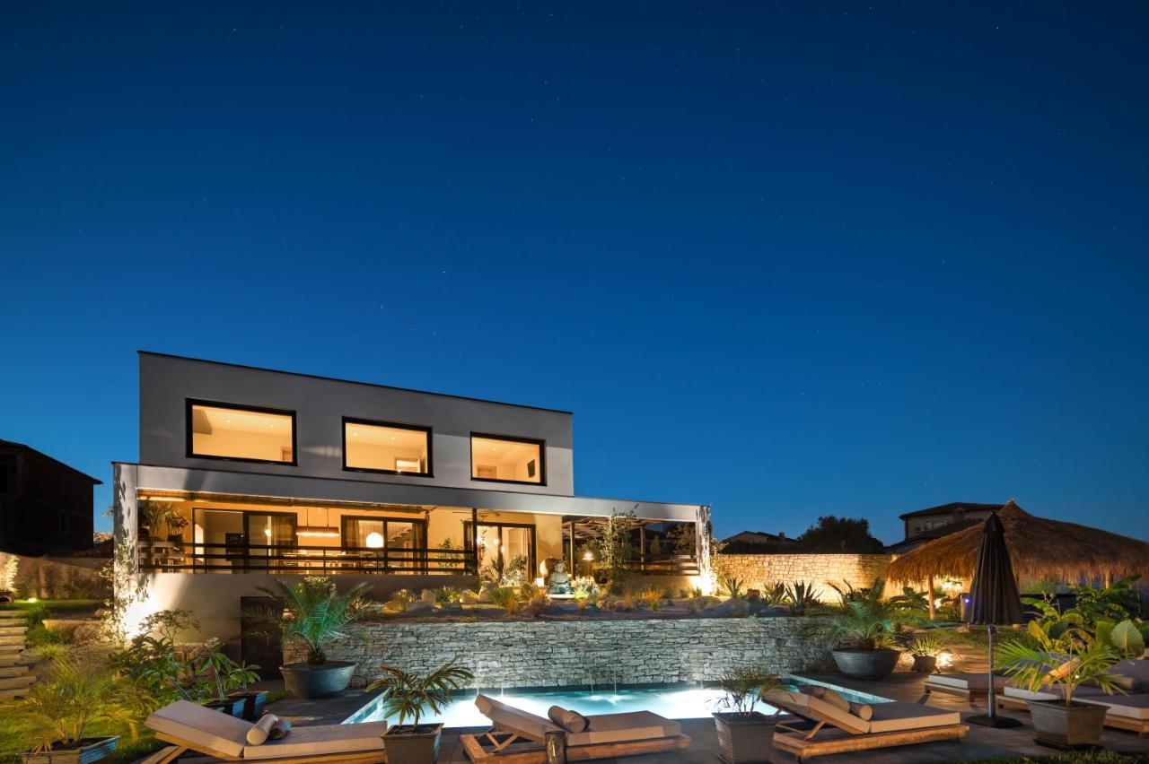 Villa Merapi Sveti Lovreč Pazenatički Buitenkant foto