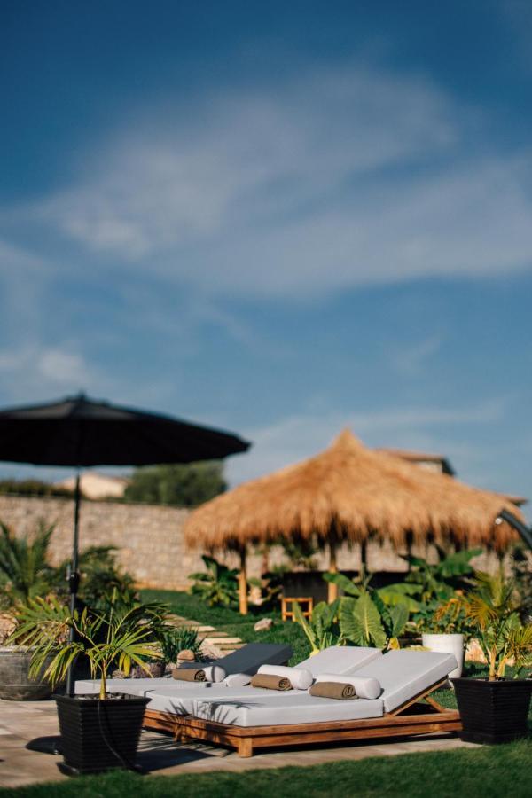 Villa Merapi Sveti Lovreč Pazenatički Buitenkant foto