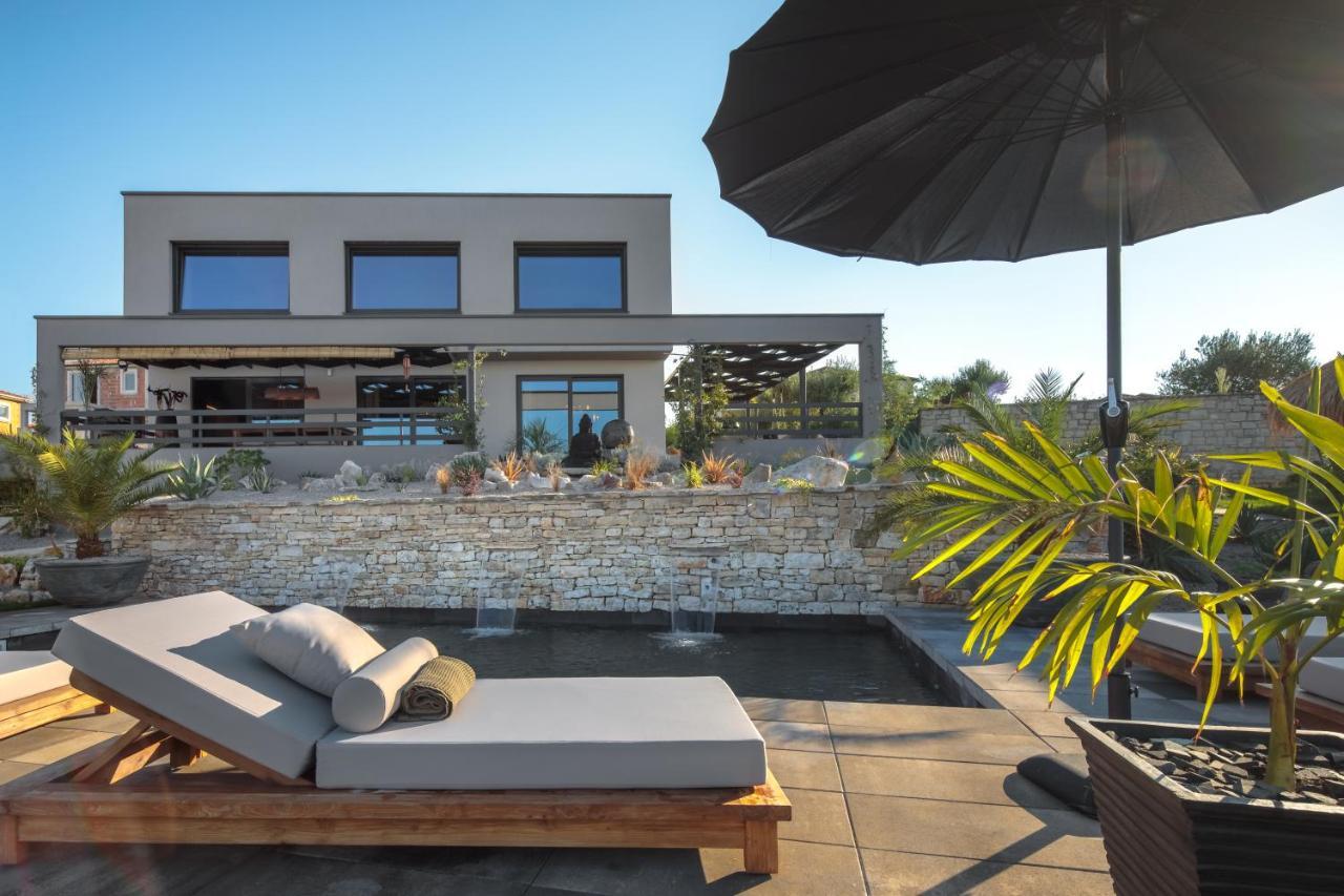 Villa Merapi Sveti Lovreč Pazenatički Buitenkant foto